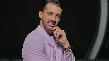 Mamá de Toni Costa sale en defensa del bailarín tras ataques en redes sociales: ‘Qué facil es ofender sin conocer’