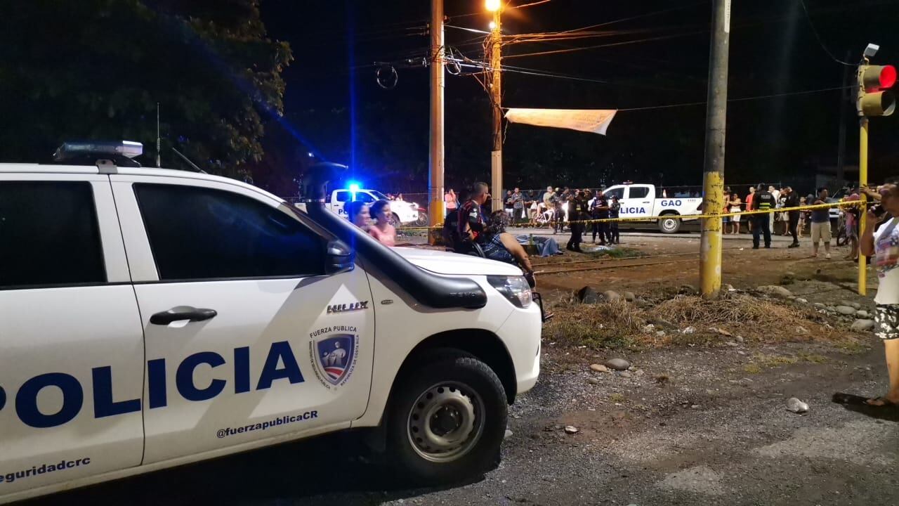 El hombre, de unos 38 años, fue declarado fallecido en el lugar.
Fotografía: Andrés Garita