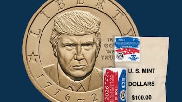 Esta es la moneda de $1 con la cara de Donald Trump. Vea aquí la foto y video