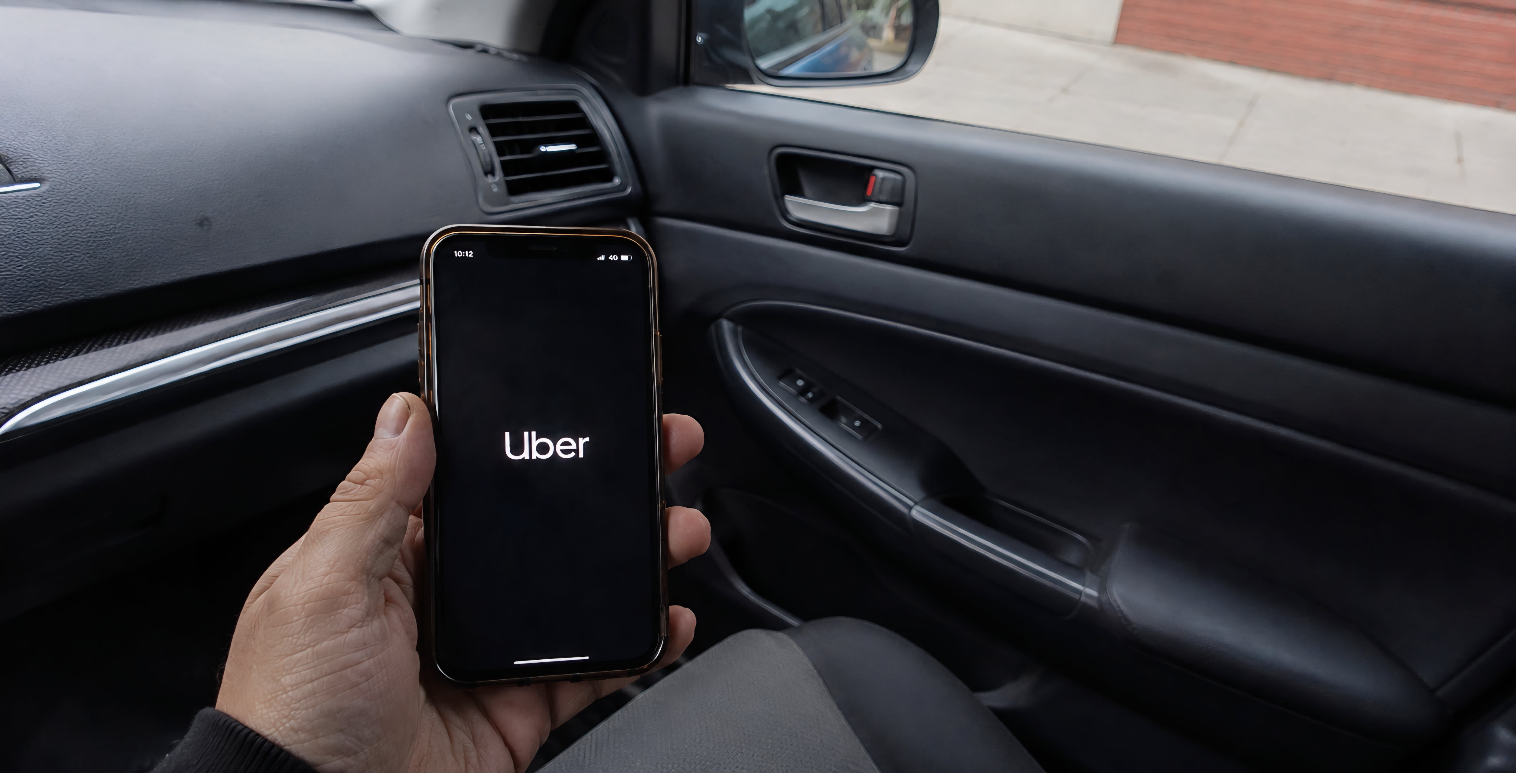 Stellantis, Wayve y Uber se alían para desarrollar robotaxis