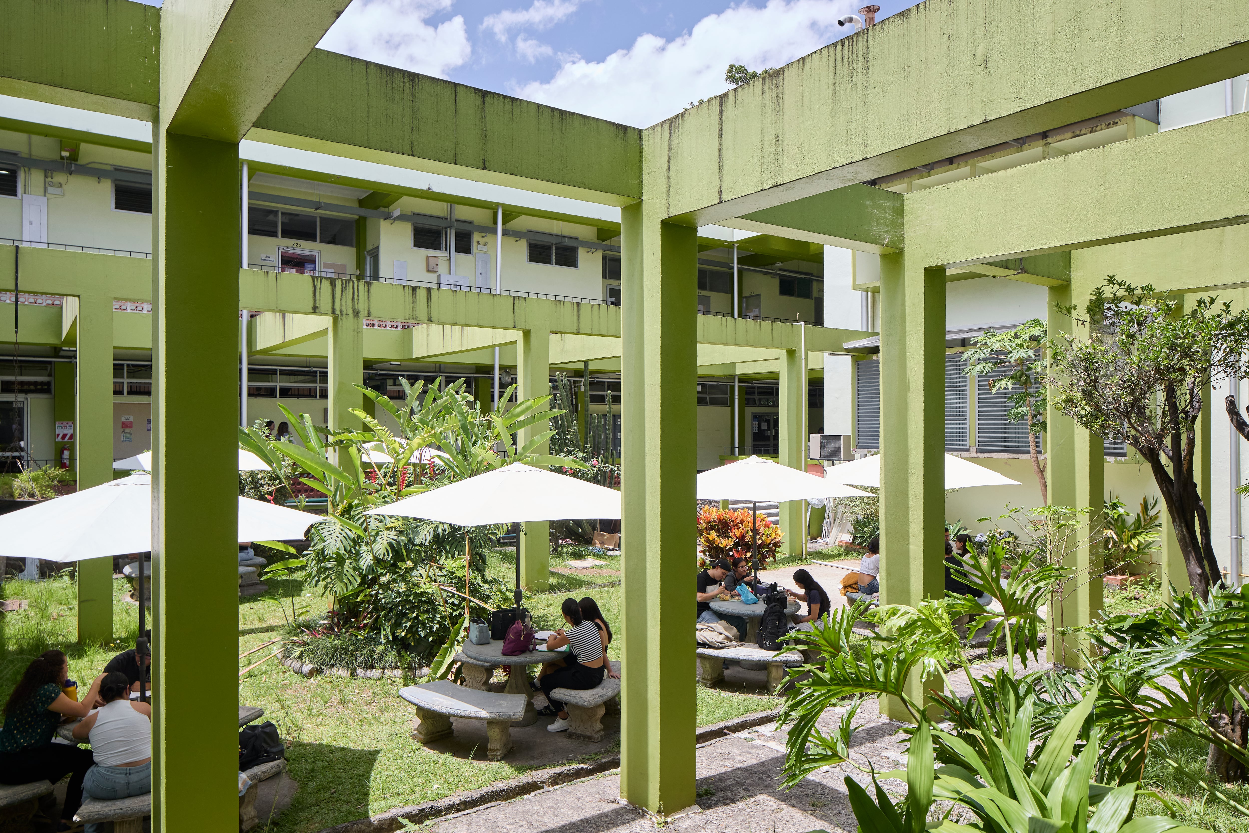 Escuela de Química de la Universidad de Costa Rica, ubicada en Finca 1, en la Ciudad Universitaria Rodrigo Facio.
