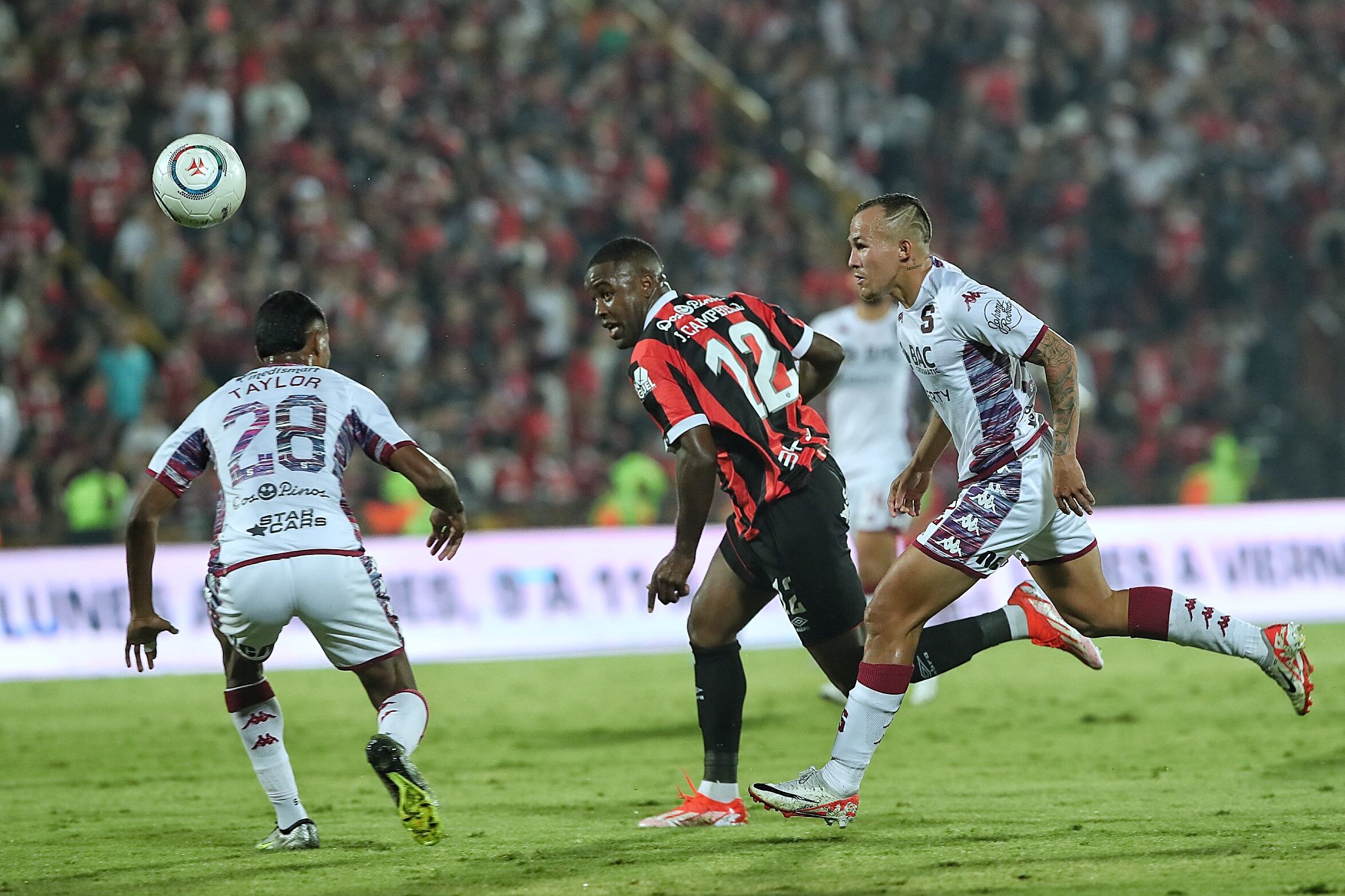20/04/2024/  Clásico Nacional entre Liga Deportiva Alajuelense vs Deportivo Saprissa por la jornada 19 del torneo clausura de la Liga Promerica en el estadio Alejandro Morera Soto / Foto John Durán