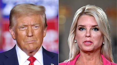 Trump despide a la fiscal general, Pam Bondi