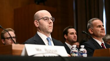 Senado de Estados Unidos confirma a candidato de Trump para la Fed, antes de reunión clave sobre política monetaria