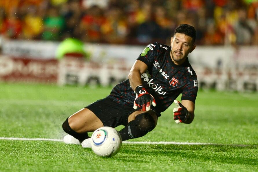 30/04/2024, Heredia, Santa Bárbara, partido de la jornada 20 del torneo de clausura 2024 entre el Club Sport Herediano y Liga Deportiva Alajuelense.