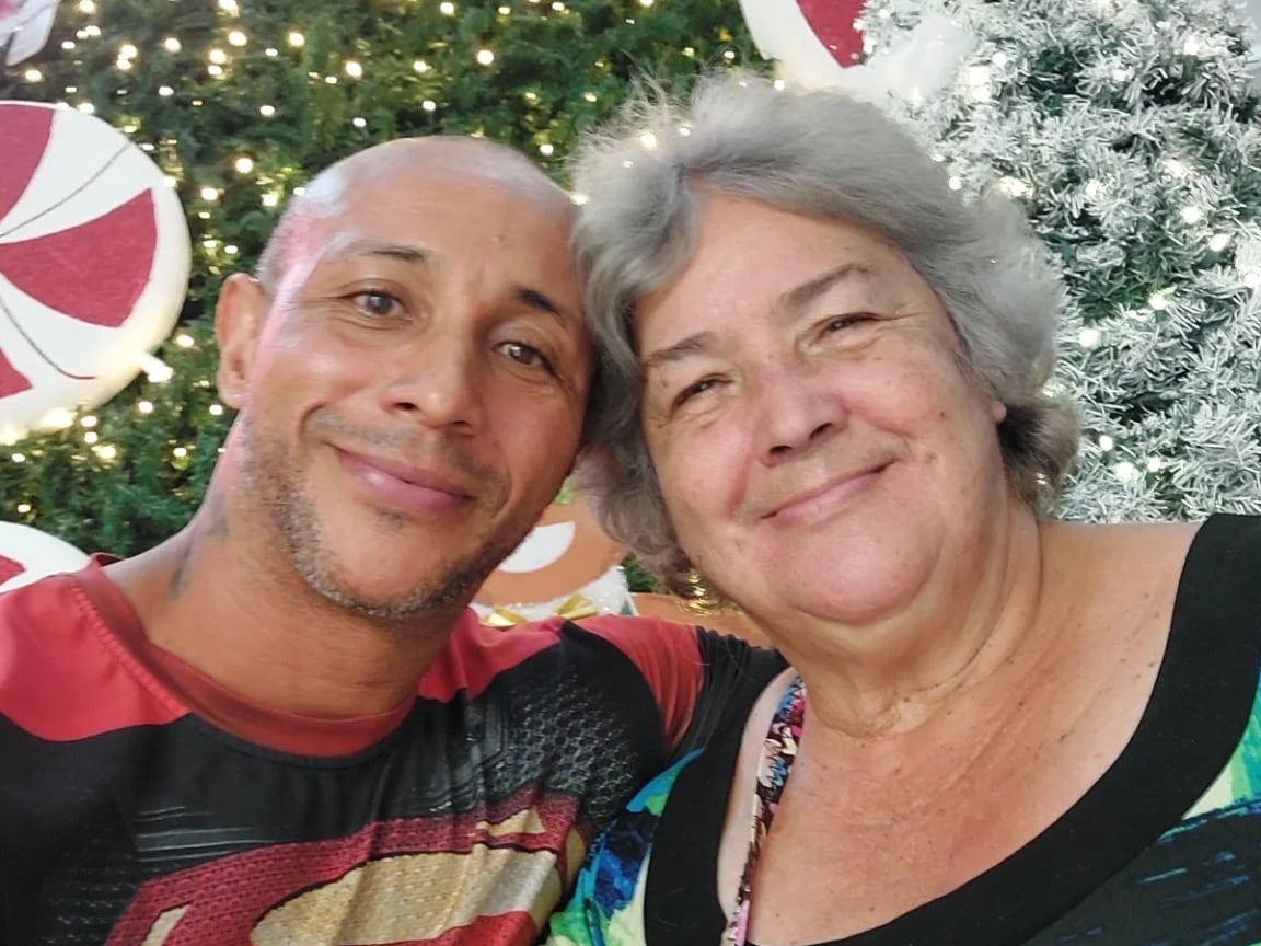 William Sunsing junto a su mamá Ana Ligia, en la navidad del año pasado.
