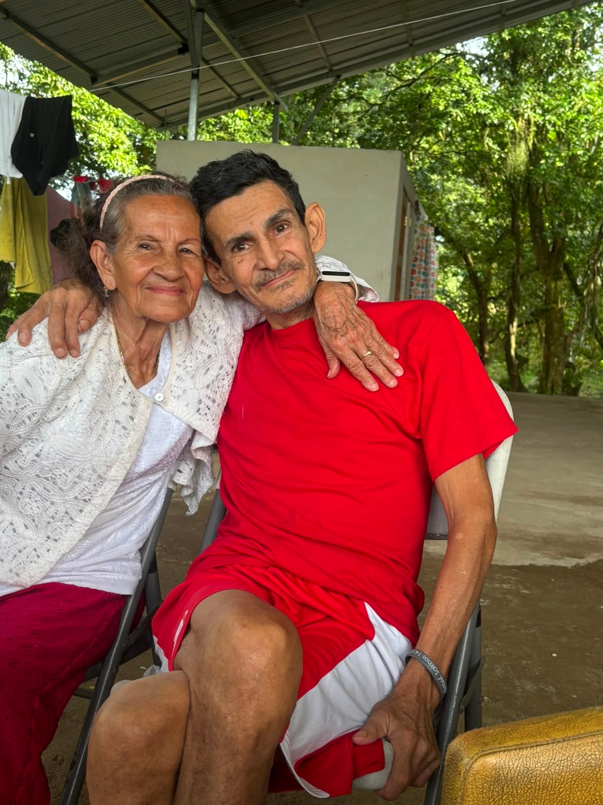 Emilio Villalobos se reencontró con su familia después de 24 años.