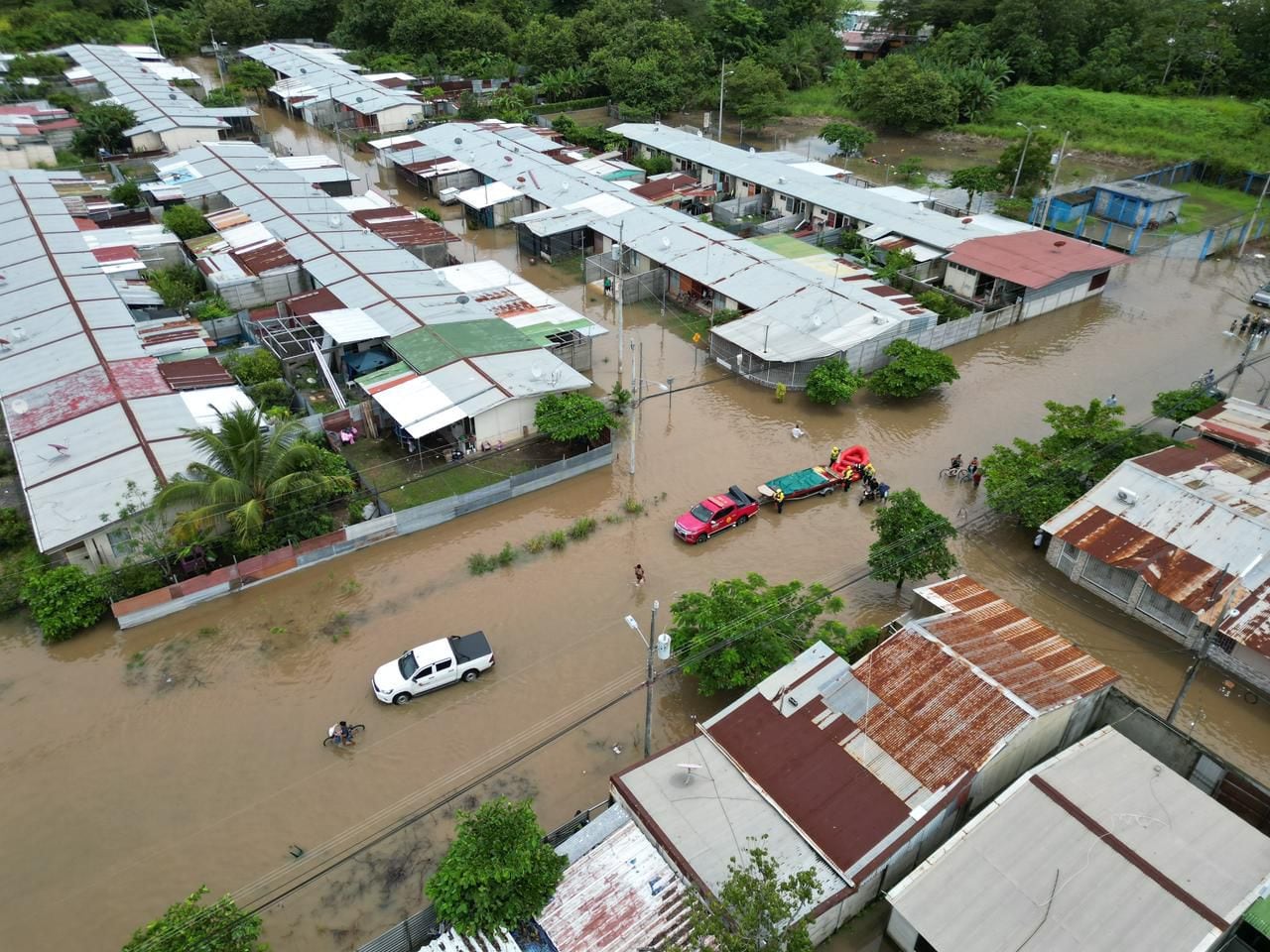 Las inundaciones de las últimas horas han azotado al país, especialmente en la provincia de Puntarenas.