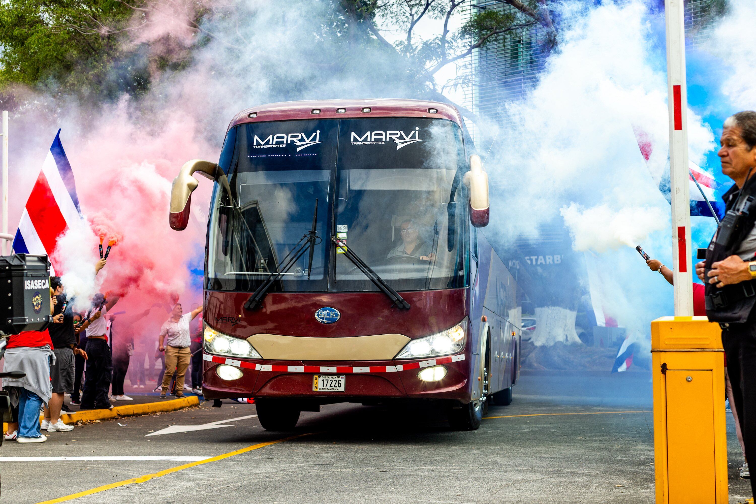 La Selección Femenina de Costa Rica tuvo un bonito recibimiento al Estadio Nacional, de cara al partido contra Guatemala.