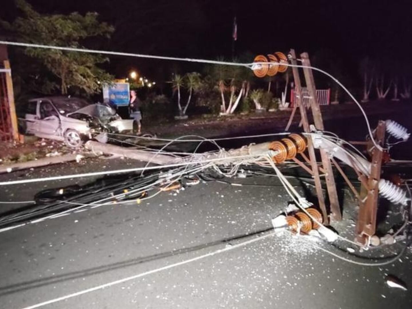 Choque contra un poste dejó sin luz a 900 vecinos de La Capri | La Nación