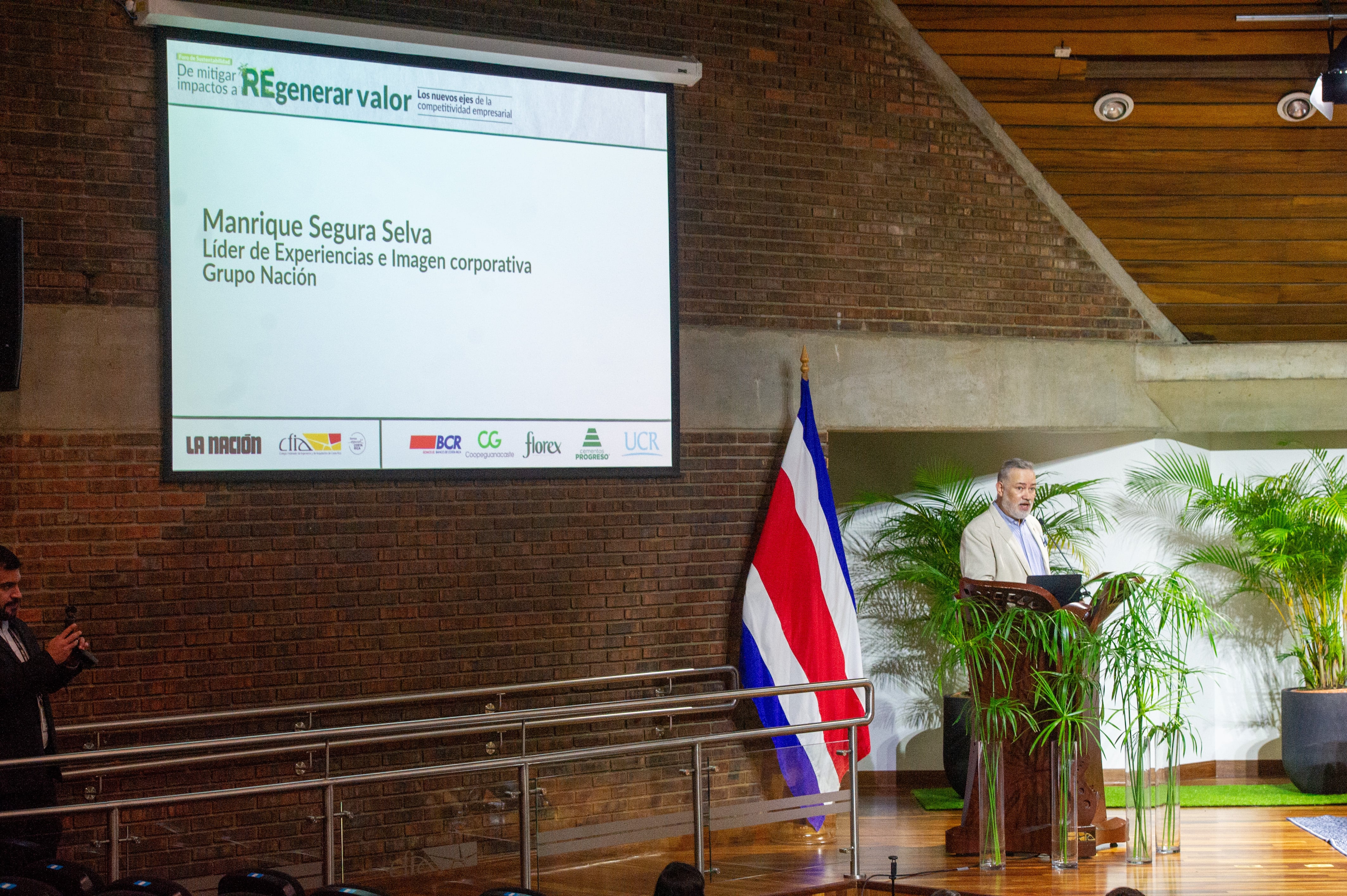 27/10/2026 EXPERIENCIAS LN, Colegio de Ingenieros y Arquitectos de Costa Rica, auditorio Jorge Manuel Brenes Oregón, Grupo Nación, Foro de Sustentabilidad De mitigar impactos a Regenerar valor, Los nuevos ejes de la competitividad empresarial, fotografía: Marvin Caravaca.