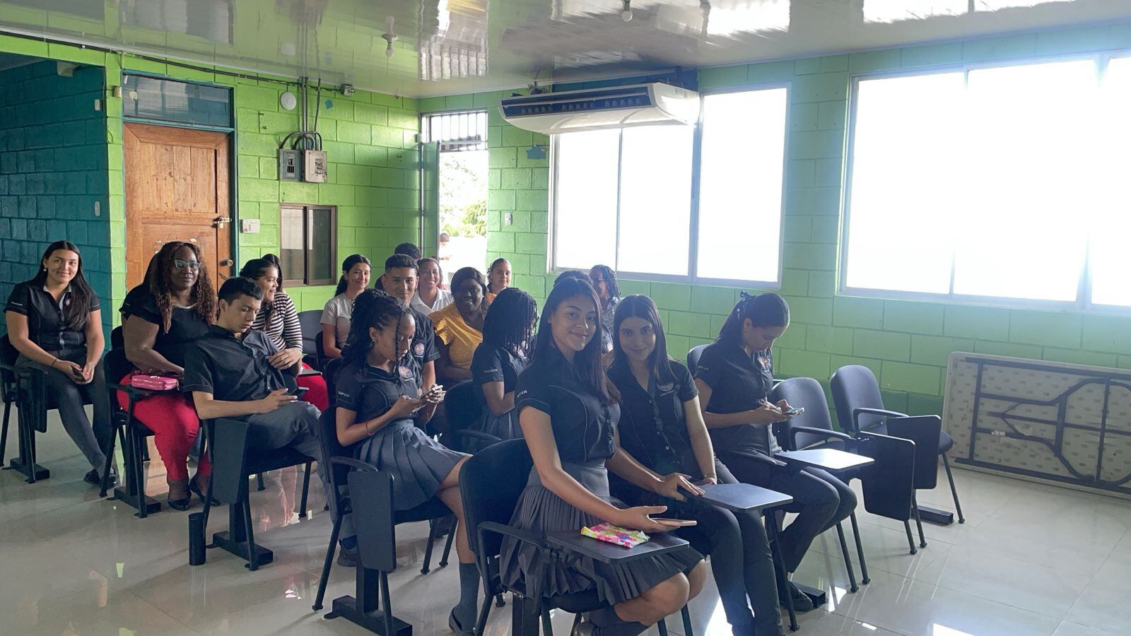 Fundada en 2023, Women and Data logró una alianza significativa con DataCamp Donantes, que generosamente donó licencias con acceso completo a todos los cursos de su plataforma centrados en la ciencia de datos. Ahora la organización busca llegar a más estudiantes.