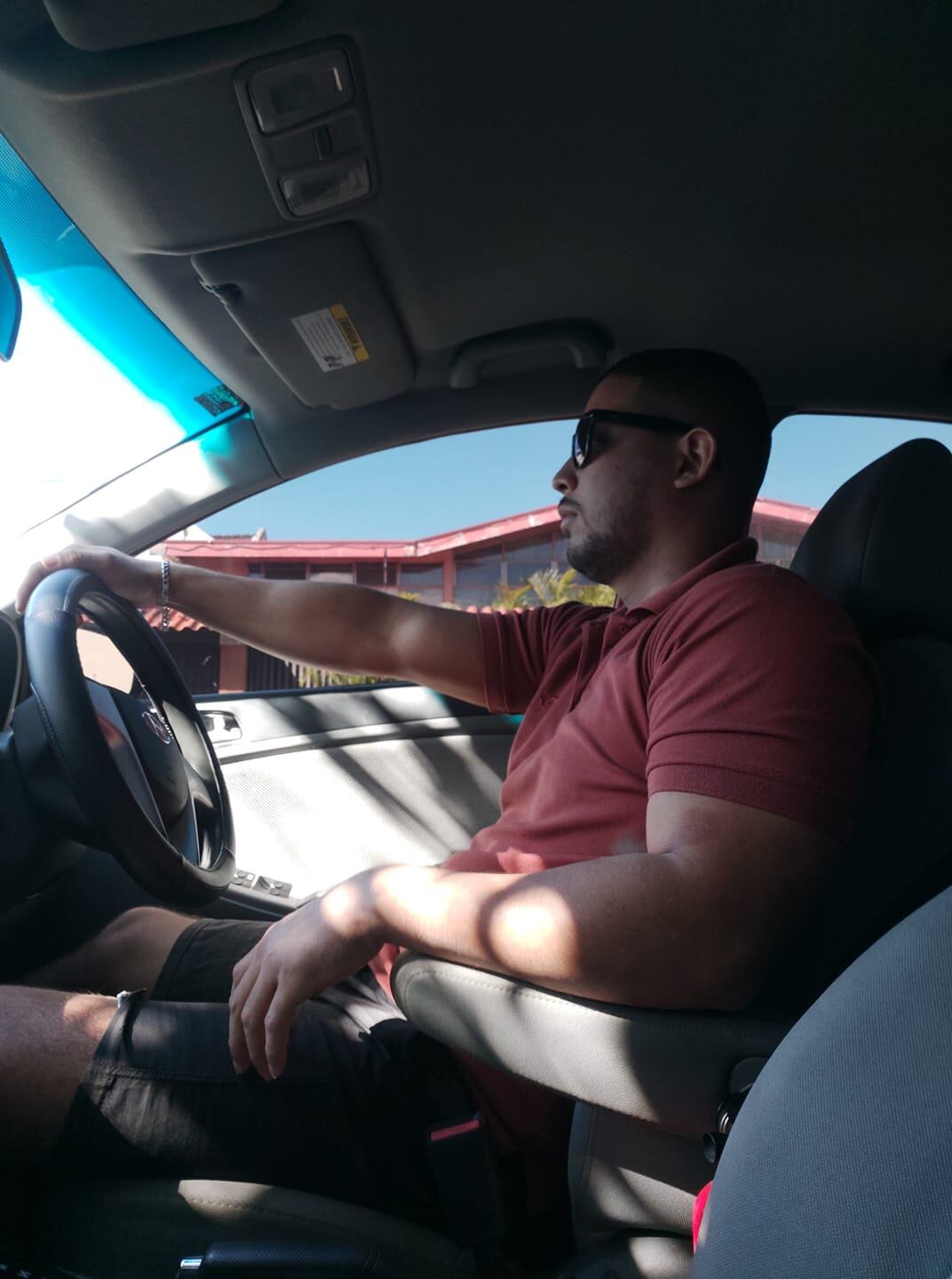 Manuel, de 27 años, cayó con su hermano Andrey en el guindo en Cambronero, donde lo vio morir.. Ambos iban en moto. Foto: Cortesía.