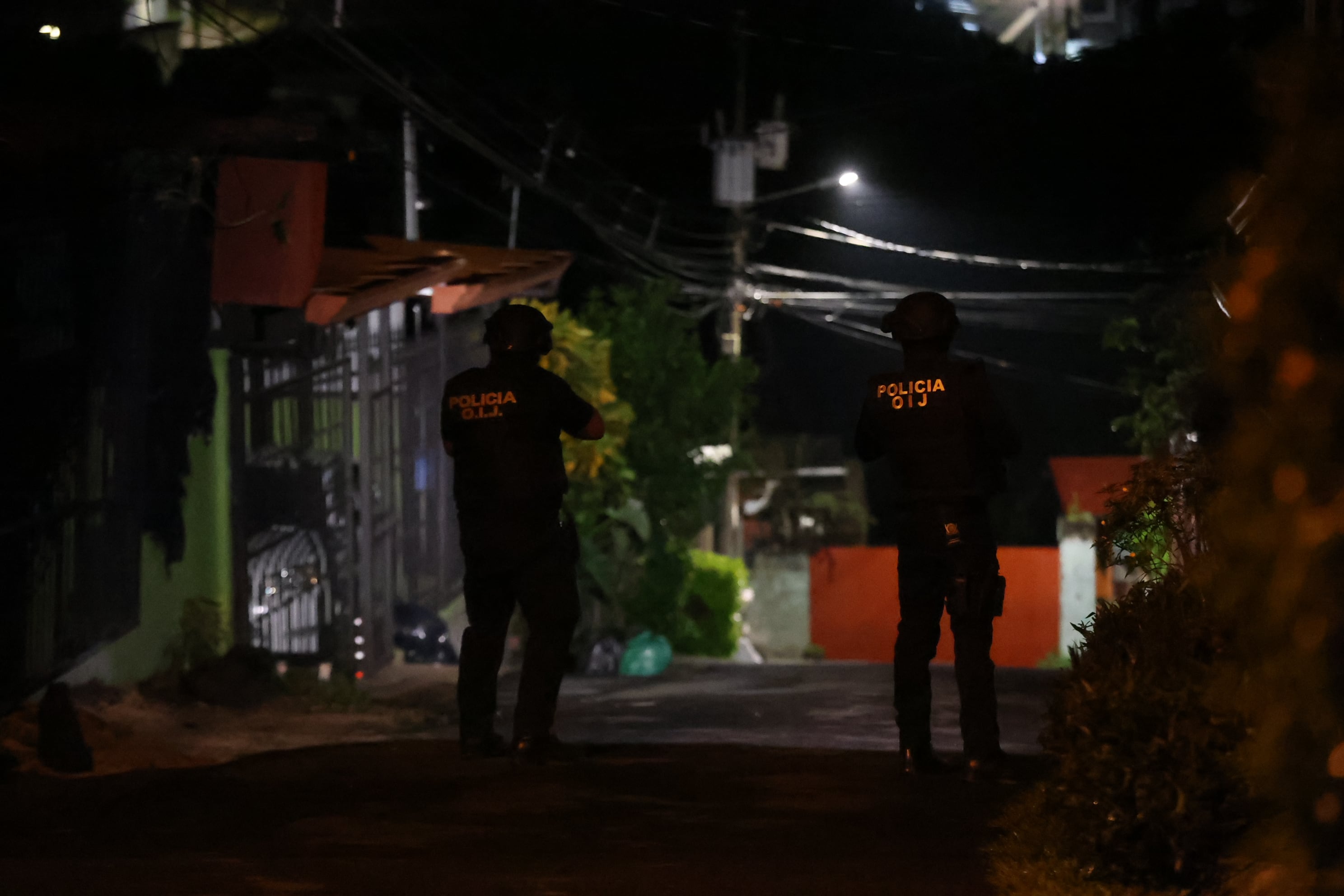 Miembros del OIJ realizan allanamientos en distintos puntos de Grecia Centro