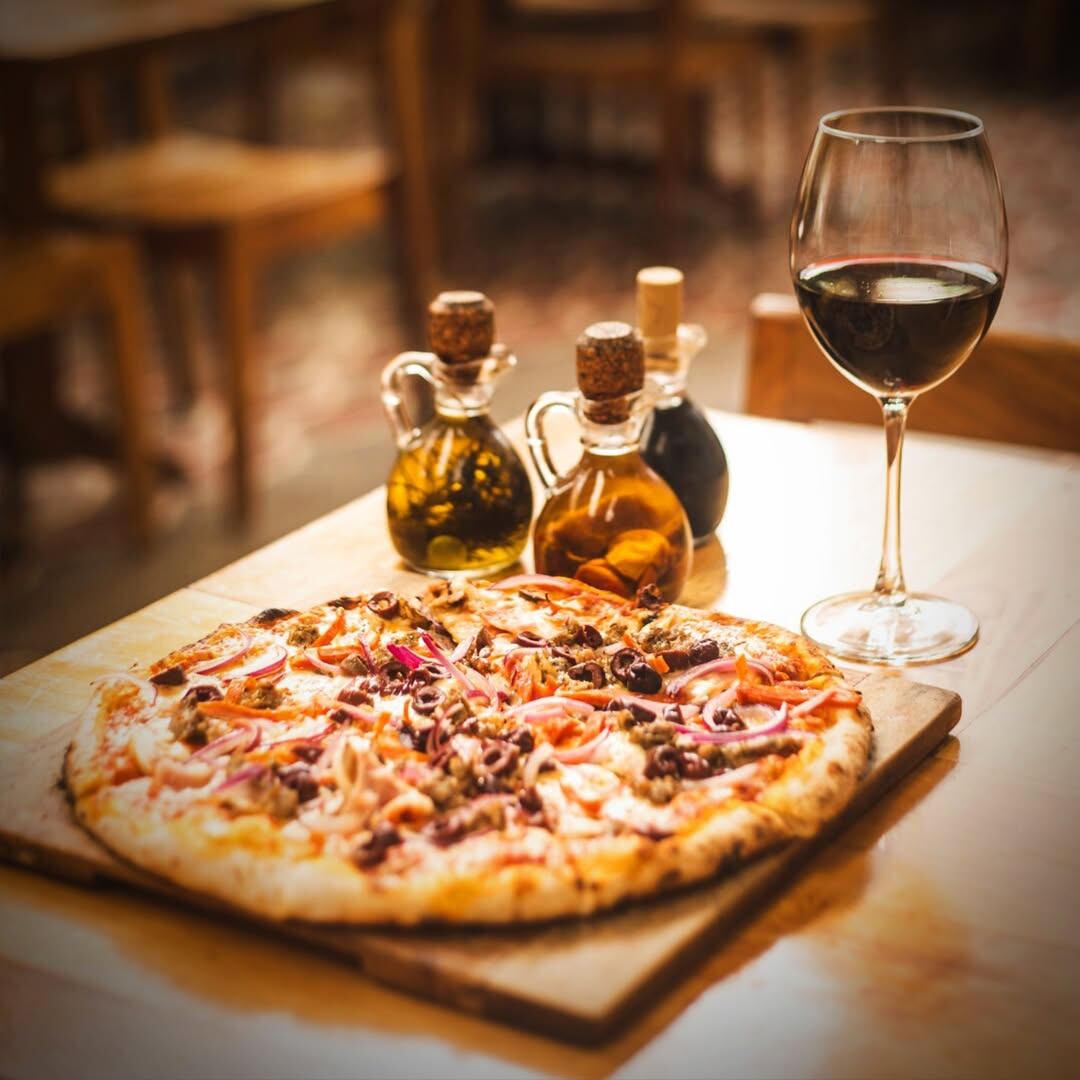 La casa de la pizza a la leña, la cerveza artesanal y una variedad de postres que lo dejarán indeciso; la mejor recomendación para anotarse un punto de buen gusto con sus acompañantes