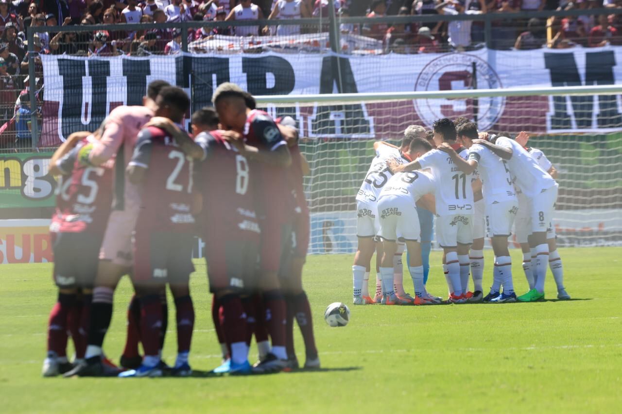 Saprissa y Alajuelense disputan el primer clásico del Clausura.
