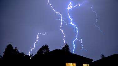 ¿Percibió la fuerte rayería sobre el Valle Central? Instituto Meteorológico explica a qué se debió