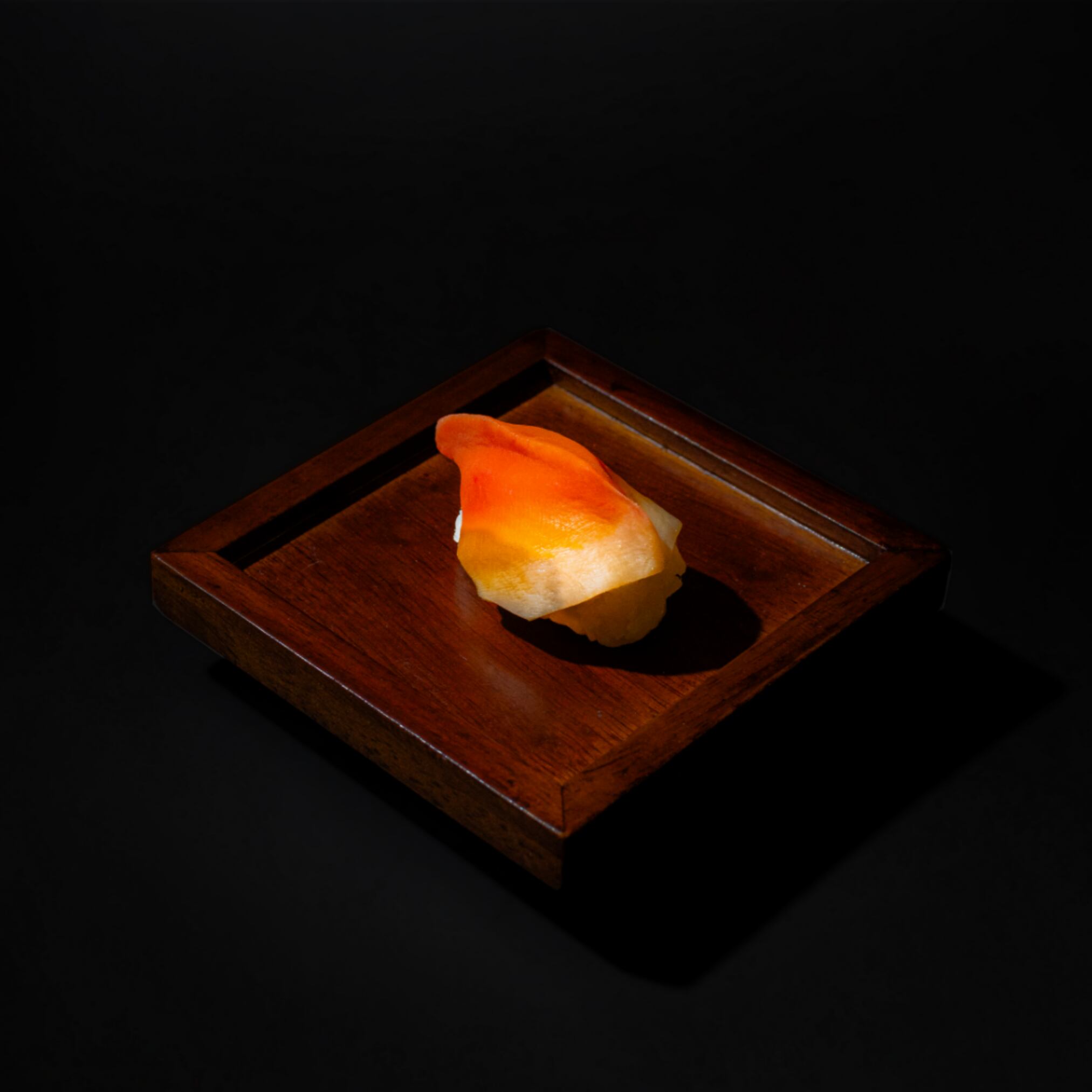 Nigiri de almeja en Kaiko Izakaya Sushi Bar.