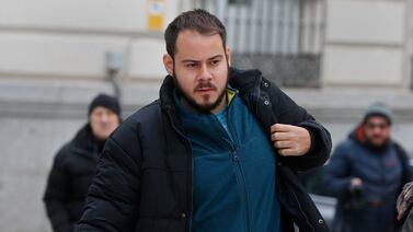 Rapero condenado en España por varios tuits y una canción