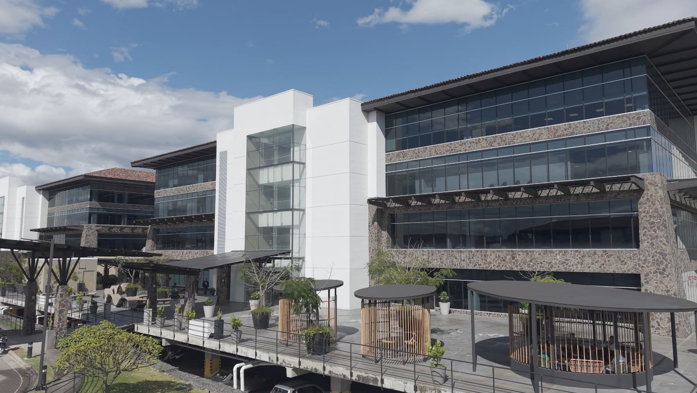 El nuevo centro de WeWork en El Cafetal marca la expansión de Elevate y responde a la creciente demanda por infraestructura empresarial flexible.