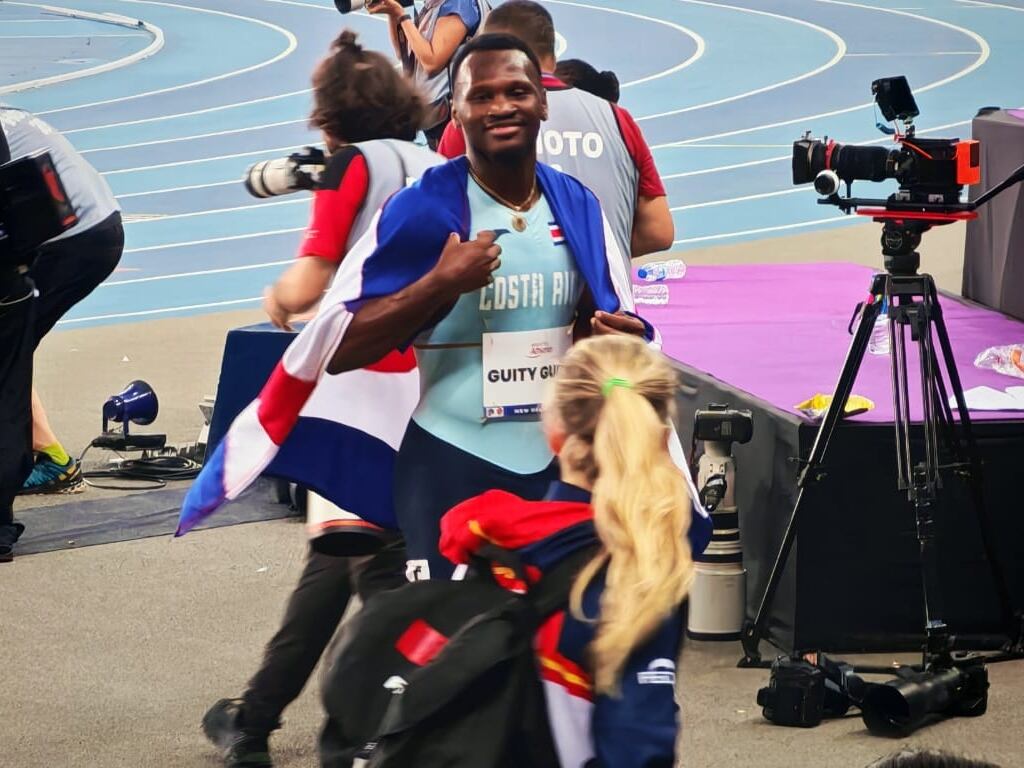 Sherman Guity lució feliz luego del bronce en los 200 metros del mundial de Para Atletismo.