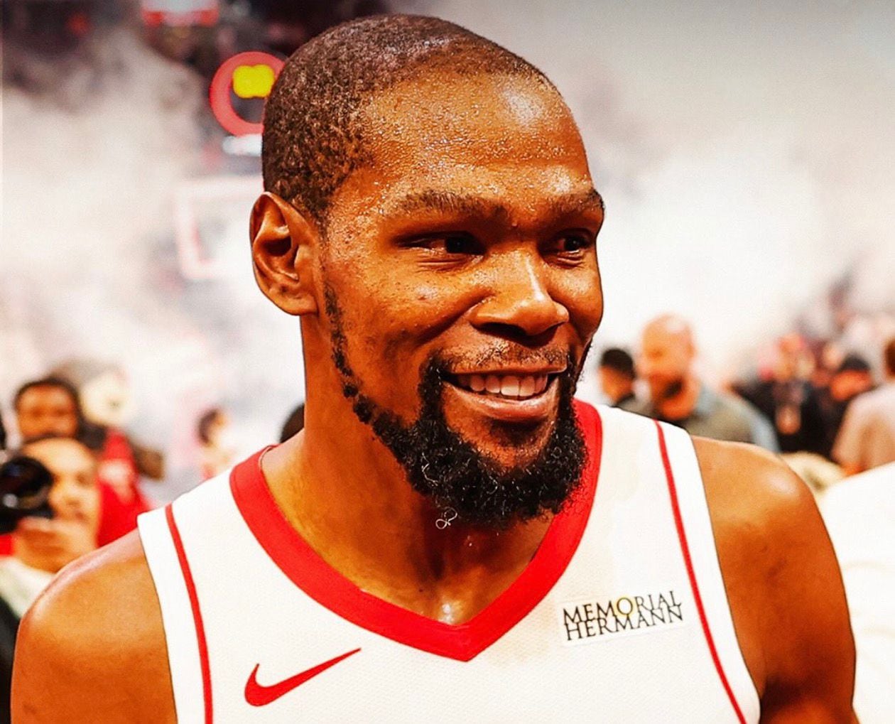 Kevin Durant supero a Michael Jordan en la lista de anotadores históricos de la NBA.