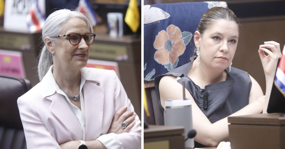 Abril Gordienko, Claudia Dobles