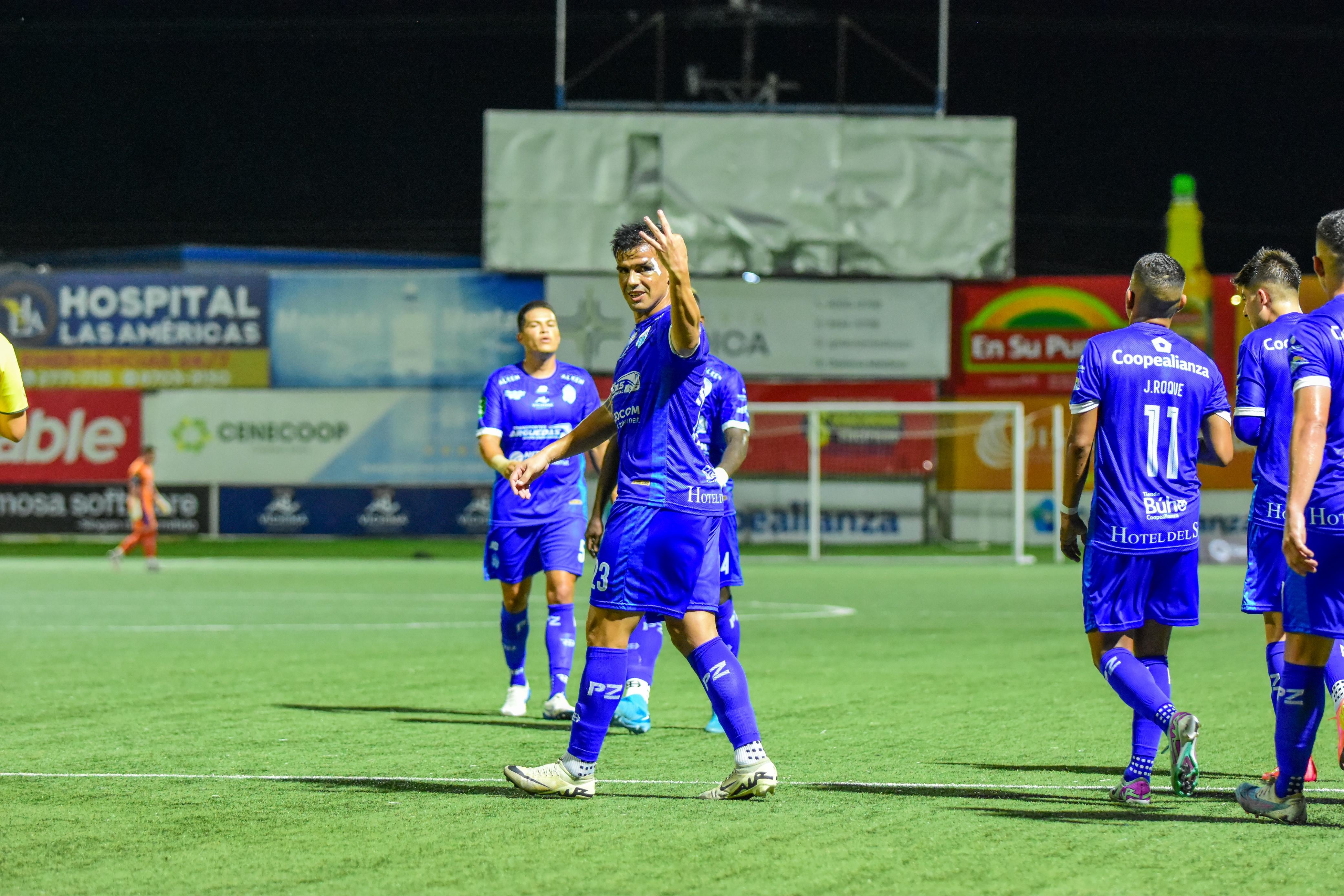 Joaquín Aguirre anotó el único gol entre Pérez Zeledón y Santa Ana. Foto: Prensa PZ