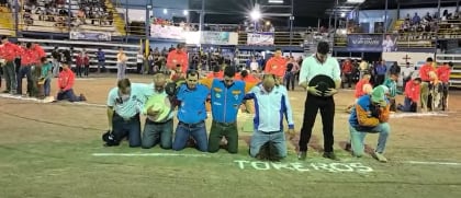 Toreros improvisados de Sensación taurina realizaron homenaje a Marco Antonio Álvarez Moreira.