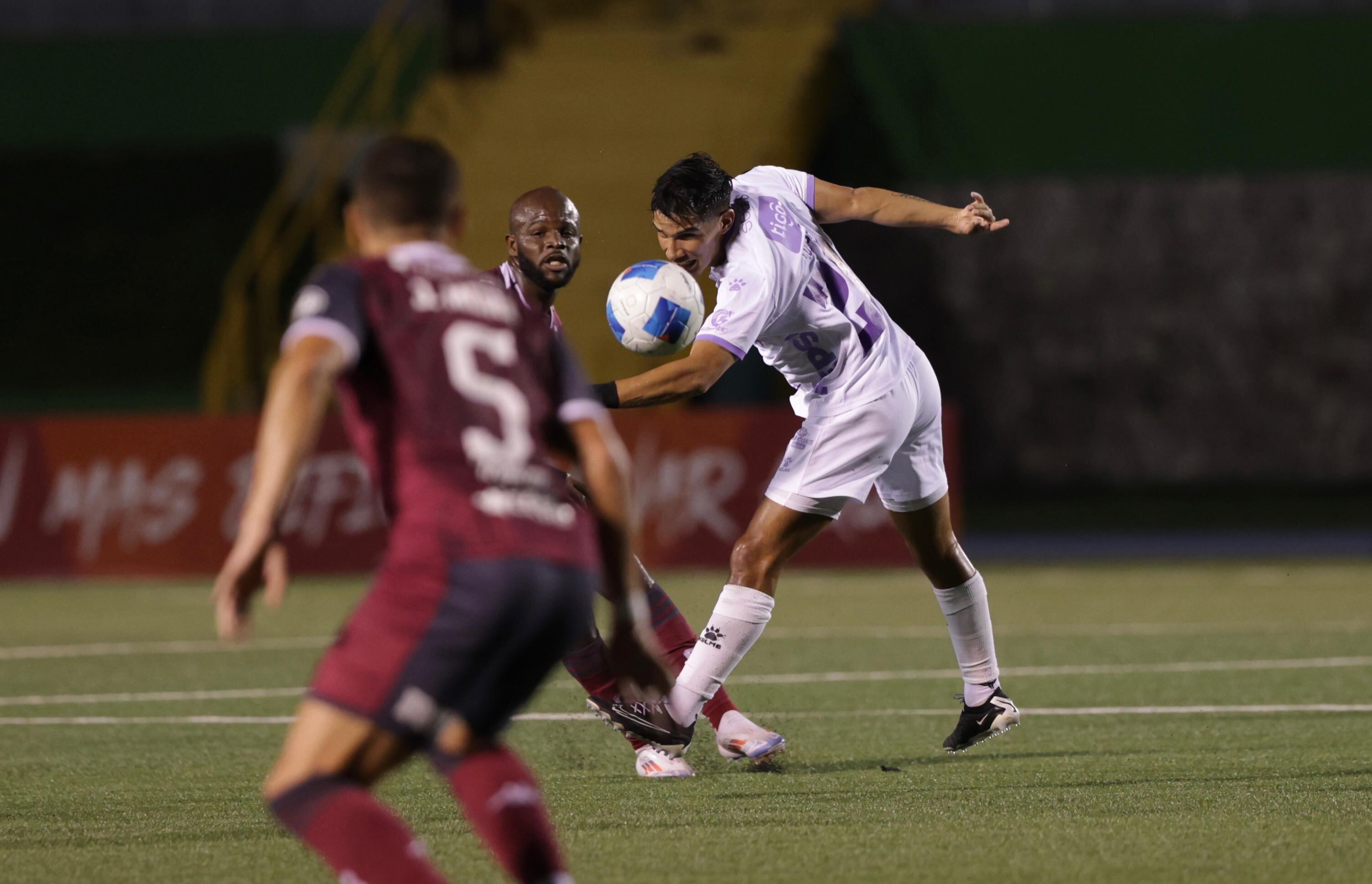 Comunicaciones vs Saprissa / foto Pedro Pablo Mijangos / Nuestro Diario