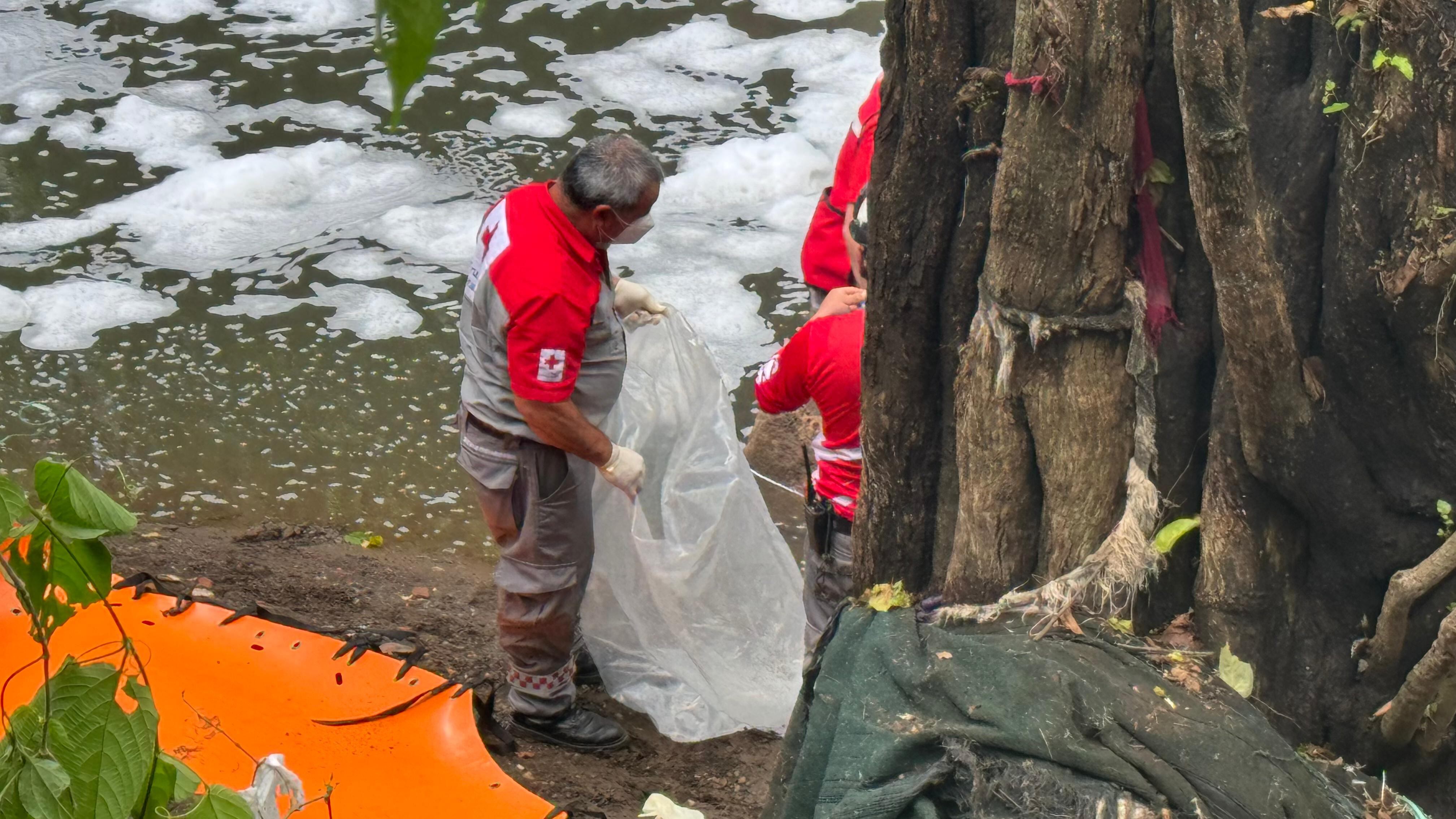 La Cruz Roja encontró la mañana de este domingo, en el río Bermúdez, en Lagunilla de Heredia, el cuerpo de un hombre que estaba desaparecido desde el pasado jueves 12 de junio.