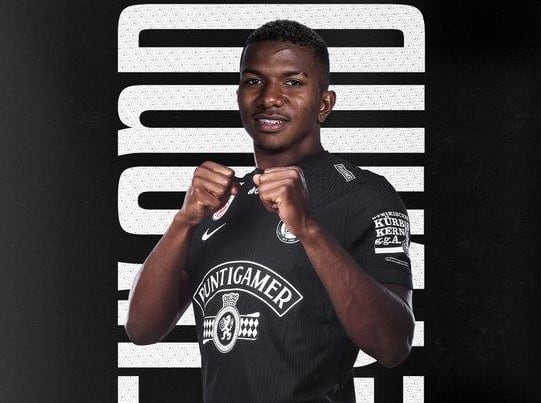 Jeyland Mitchell fue anunciado en el fútbol de Austria como refuerzo en el Sturm.