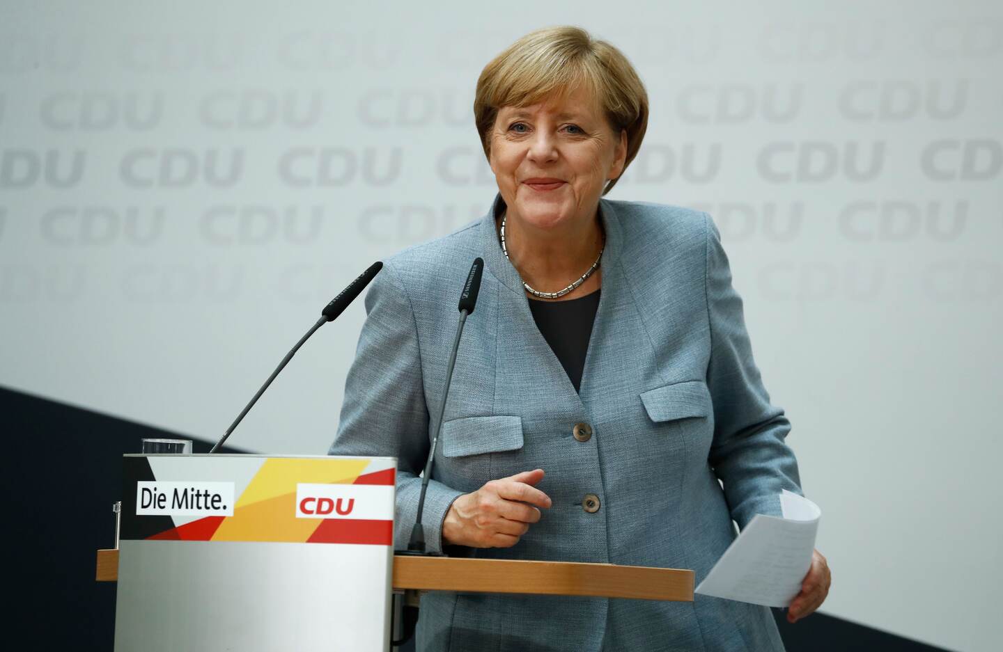 La canciller alemana Angela Merkel brindó una conferencia de prensa en la sede del partido de la Unión Demócrata Cristiana (CDU) en Berlín, un día después de las elecciones generales.
