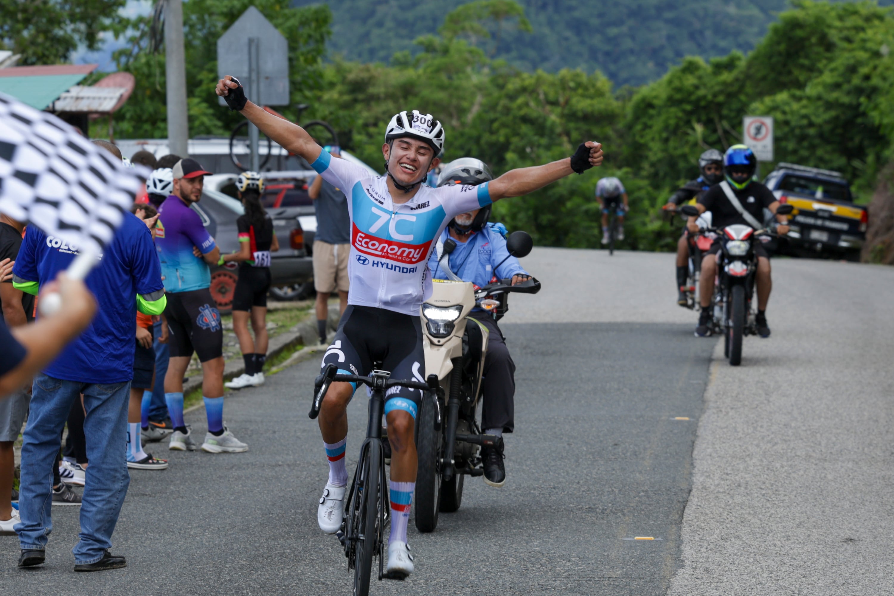 15/06/2025, Puntarenas, Osa, etapa de ruta del Campeonato Nacional de Ciclismo Juvenil, con un recorrido de 106 kilometros, desde Sanbuenaventura hasta Campo dos y medio en Fila de Cal.