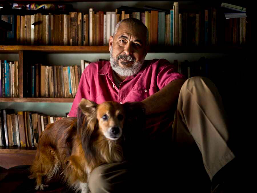 Leonardo Padura. Autor. En su estudio en La Habana, Cuba.