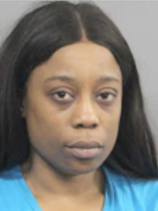 Primer plano de mujer, foto policial