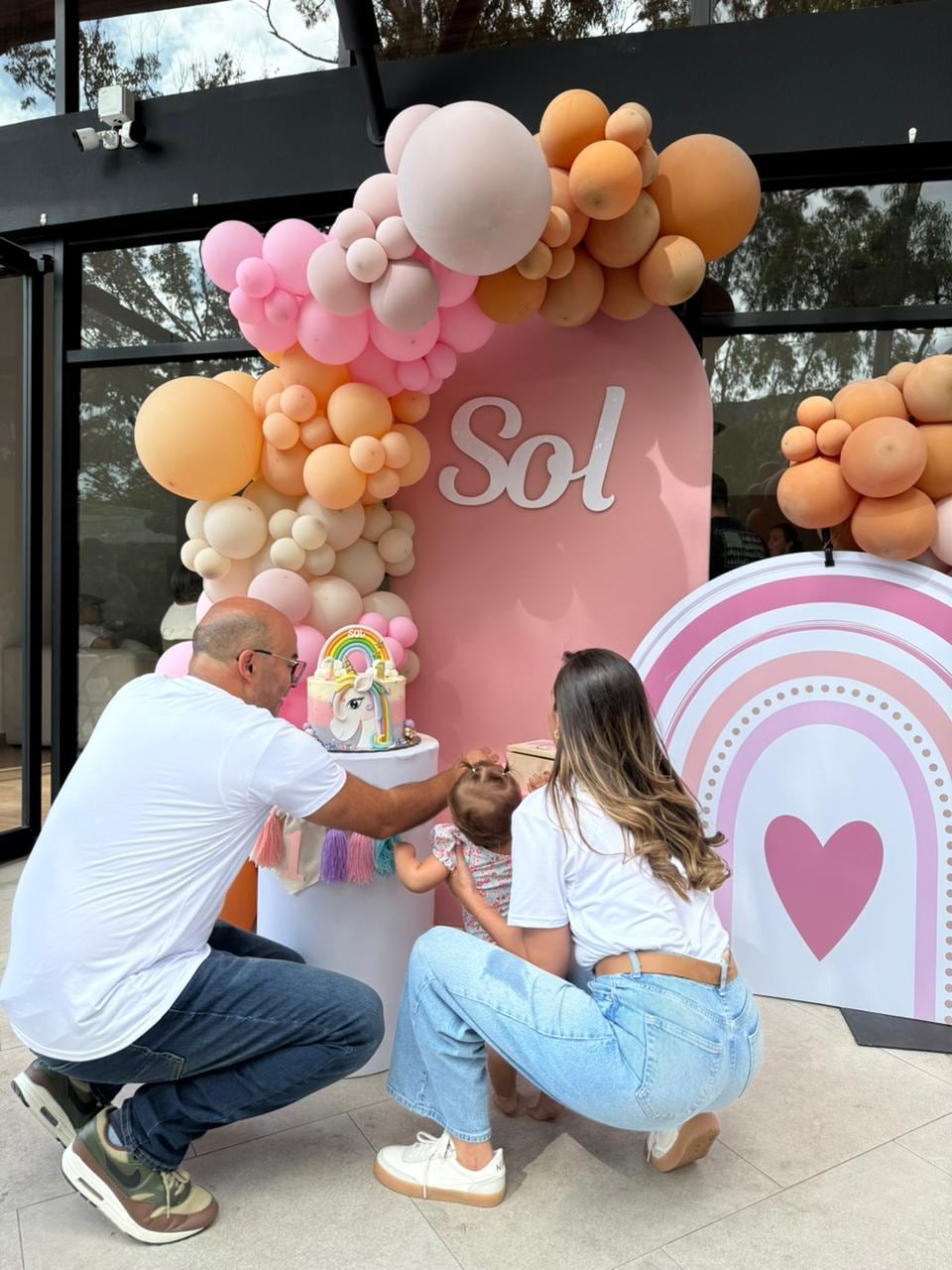 Jorge Martínez y la también periodista Laura Brenes celebraron el primer año de su hija este mes de junio.