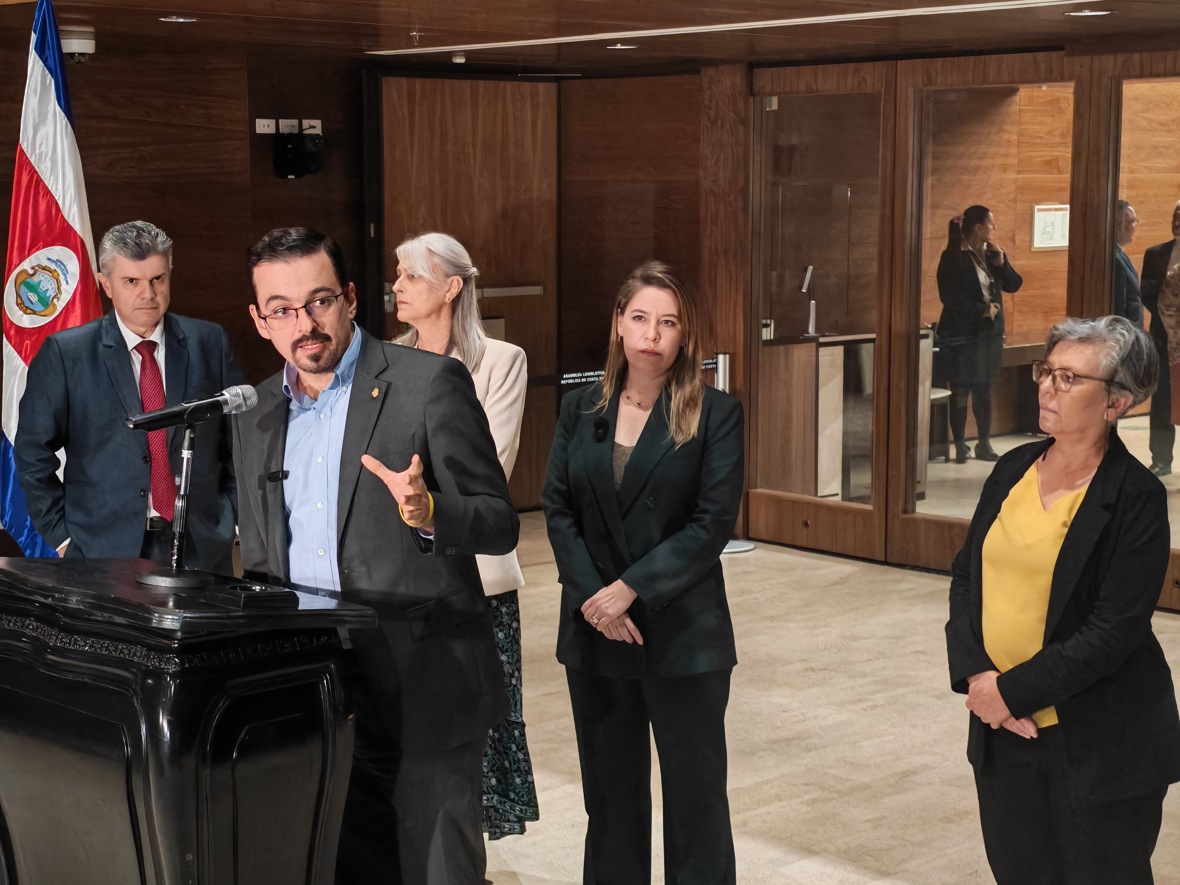 diputados plenario asamblea lobby