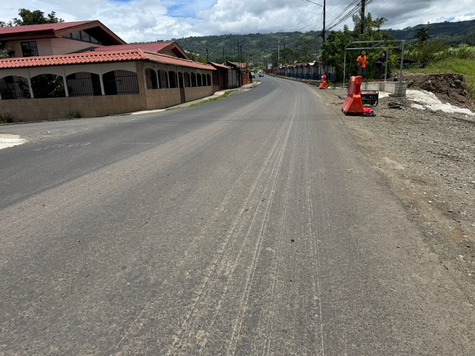 Las obras en la ruta 415 entre El Verolís y Turrialba terminarán en mayo. El avance supera el 90 %, según el Conavi.