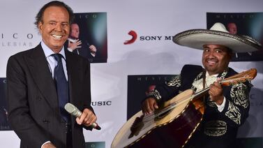 Julio Iglesias aplaude relación de su exesposa con Mario Vargas Llosa