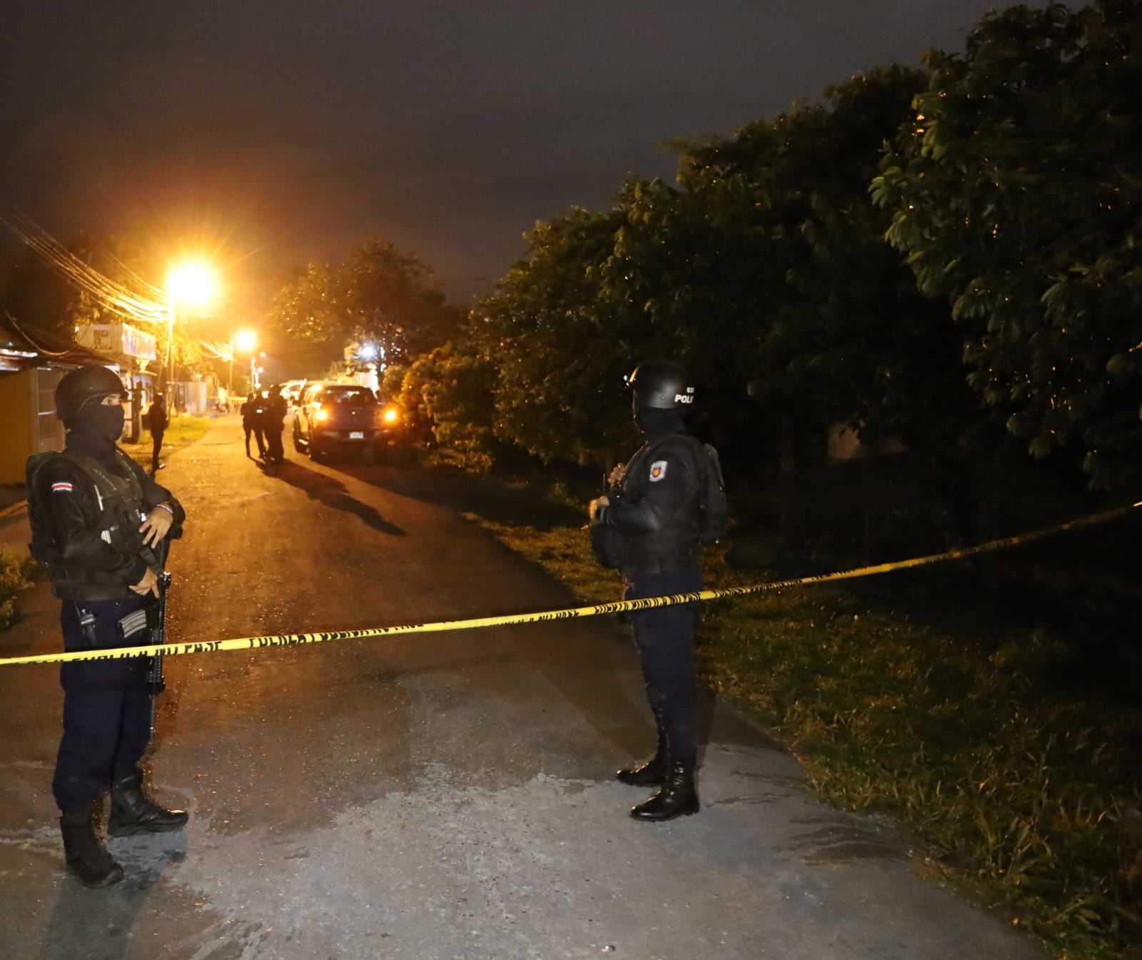 Un fallecido y dos heridos tras balacera en Cieneguita de Limón.