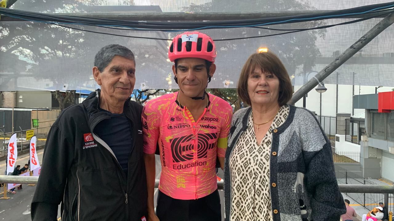 Andrey Amador
Su madre Raisa Bikkazakova
Su padre Rodolfo Amador
Gran Fondo Andrey Amador 2024
11 de mayo del 2024
Fotografía: Juan Diego Villarreal