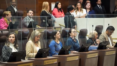 Diputados chavistas bajan el tono a propuesta de Laura Fernández para suspender garantías y libertades