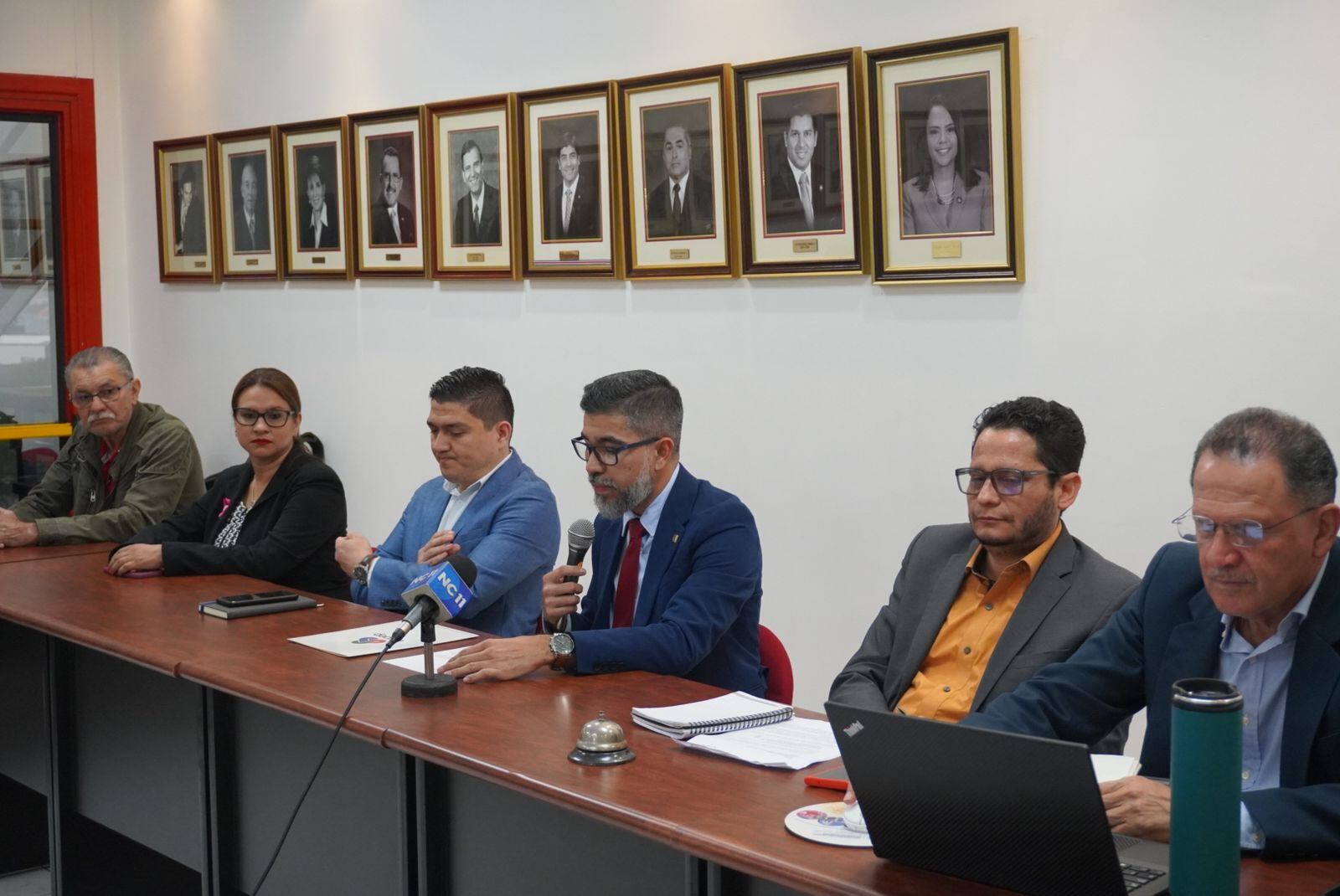 El ajuste salarial se aplicaría para todos los salarios mínimos del sector privado a partir de enero del próximo año.