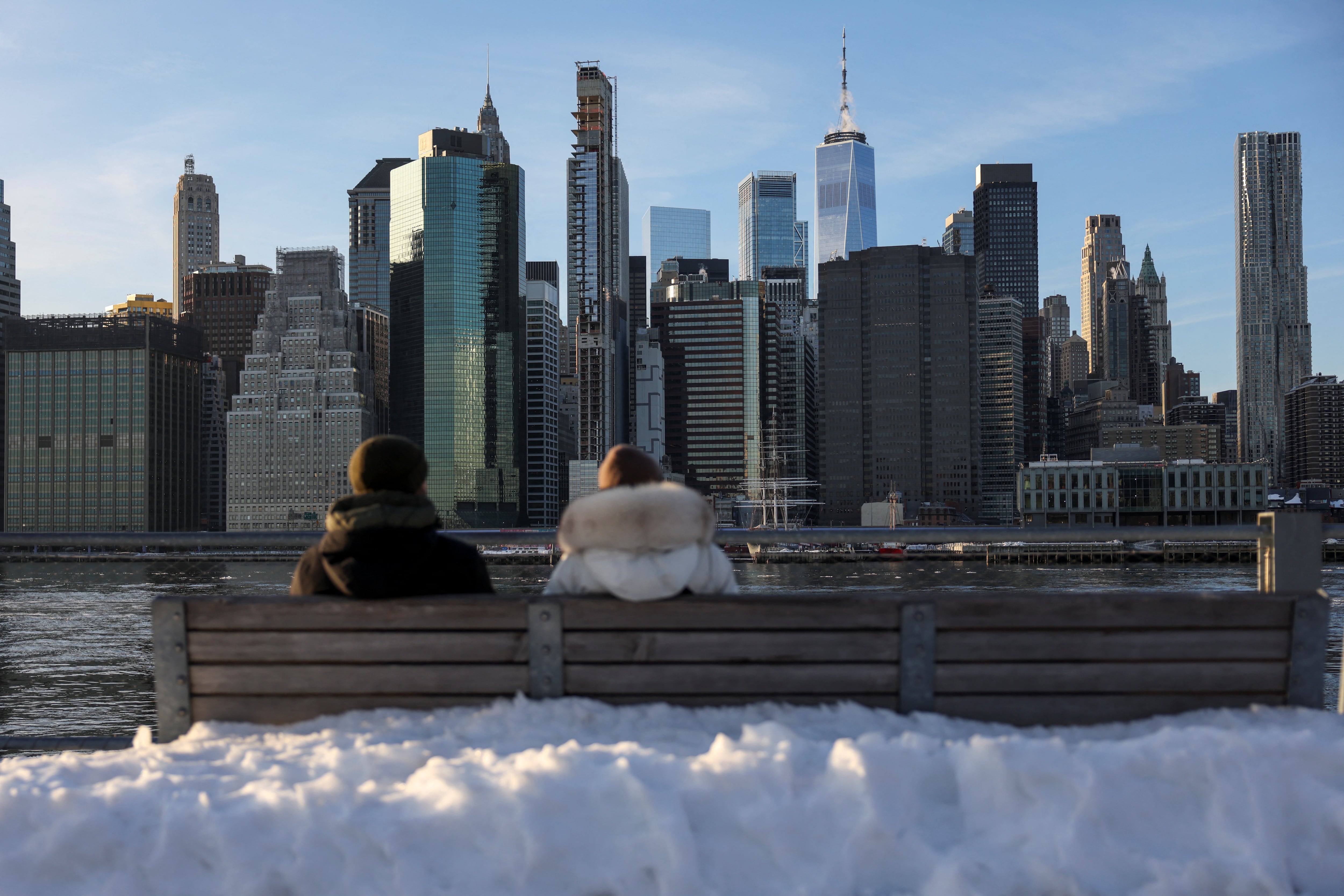 Ventiscas, cortes eléctricos y hasta 24 pulgadas de nieve ponen en alerta al noreste de Estados Unidos.