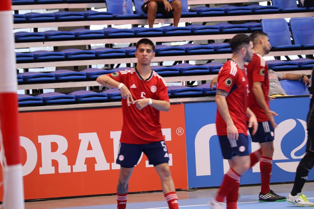 Jean Carlo Salas marcó una de las dianas de la Selección de Costa Rica de Fútbol Sala contra Surinam. Fotografía: FCRF