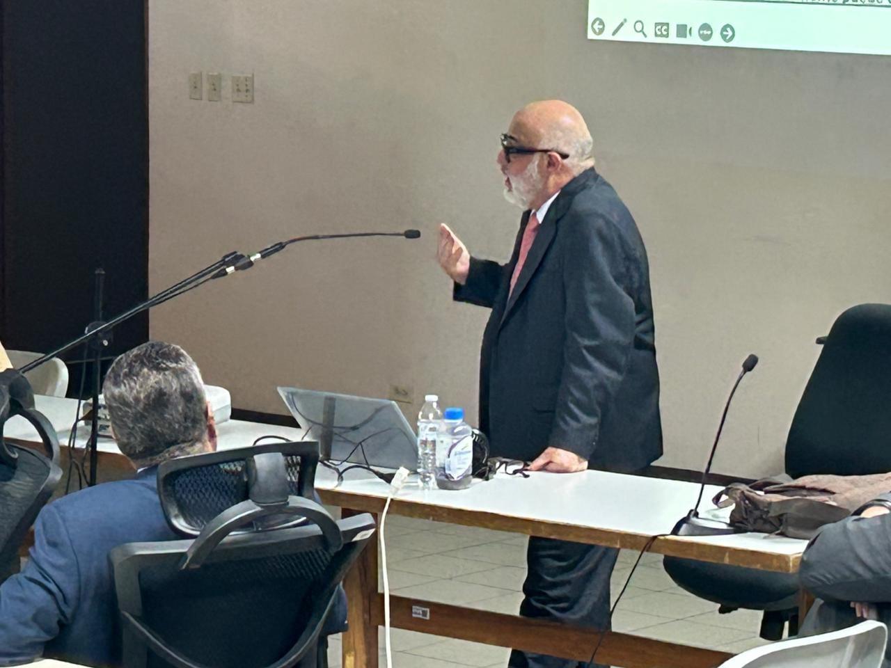 El abogado penalista Federico Campos en las conclusiones del juicio por tráfico de influencias contra el exmagistrado Celso Gamboa, el exalcalde de San José, Jhonny Araya y la exfiscal subrogante Berenice Smith, pidió absolutoria por certeza para Smith al considerar que las pruebas nunca demostraron que cometió tal delito.