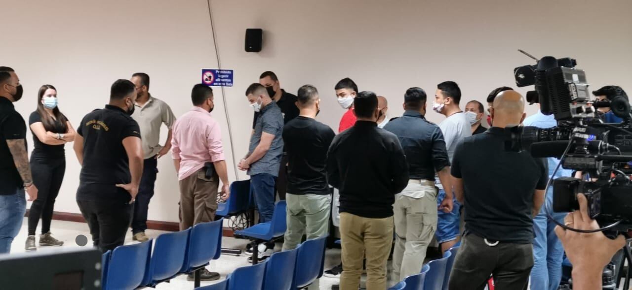 A las 2 p. m. en los Tribunales de Pococí se leyó la sentencia que condenó a los seis acusados de dos homicidios ocurridos en el asalto a un camión remesero en Cariari. Foto: Reiner Montero.