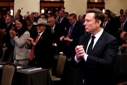 Elon Musk asistió a una reunión de Trump en Washington el 13 de noviembre de 2024; liderará el DOGE para combatir el despilfarro.