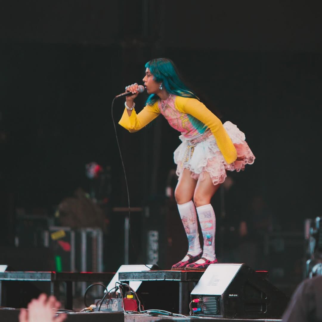 Rebecca Vandal de Ecca Vandal tuvo la oportunidad de cantar junto al vocalista de Limp Bizkit, Fred Durst durante el Festival Loserville.